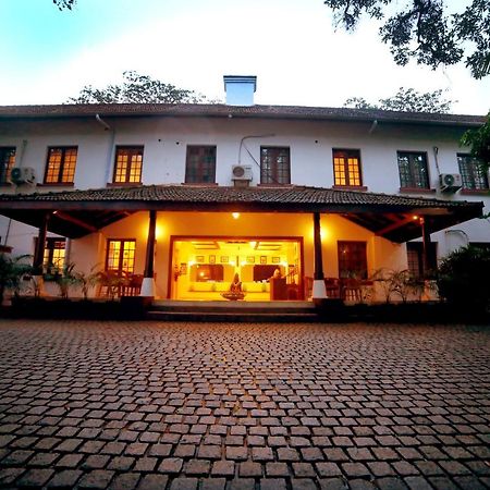 Old Lighthouse Bristow Hotel Kochi Extérieur photo