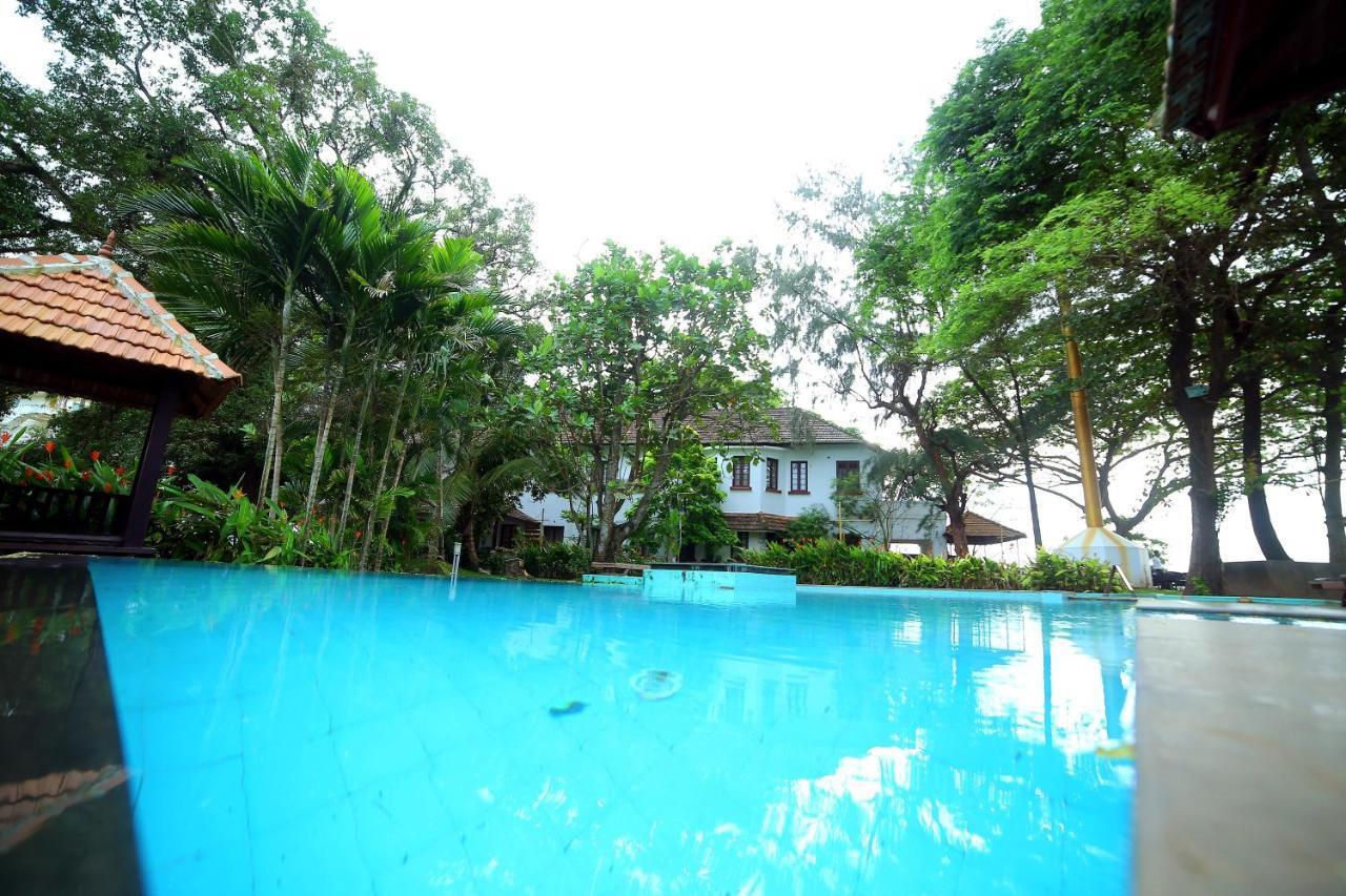 Old Lighthouse Bristow Hotel Kochi Extérieur photo
