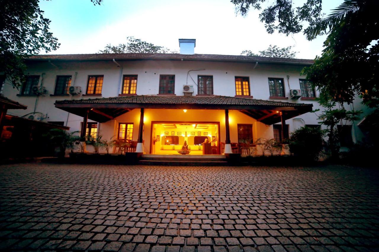 Old Lighthouse Bristow Hotel Kochi Extérieur photo