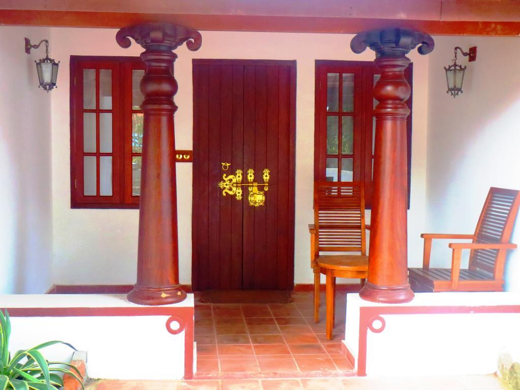 Old Lighthouse Bristow Hotel Kochi Extérieur photo