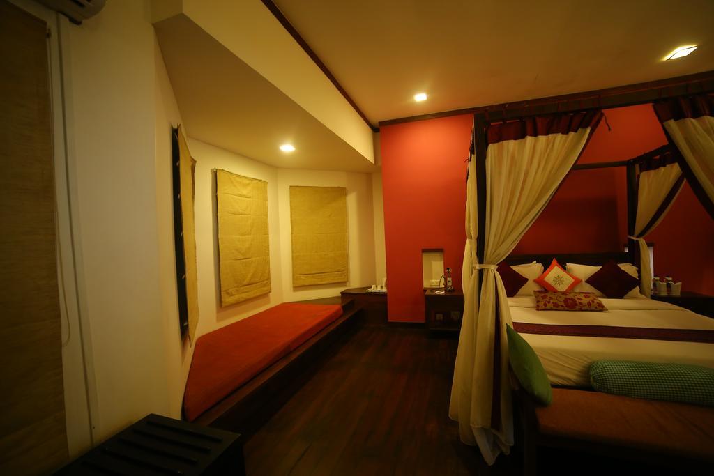 Old Lighthouse Bristow Hotel Kochi Extérieur photo