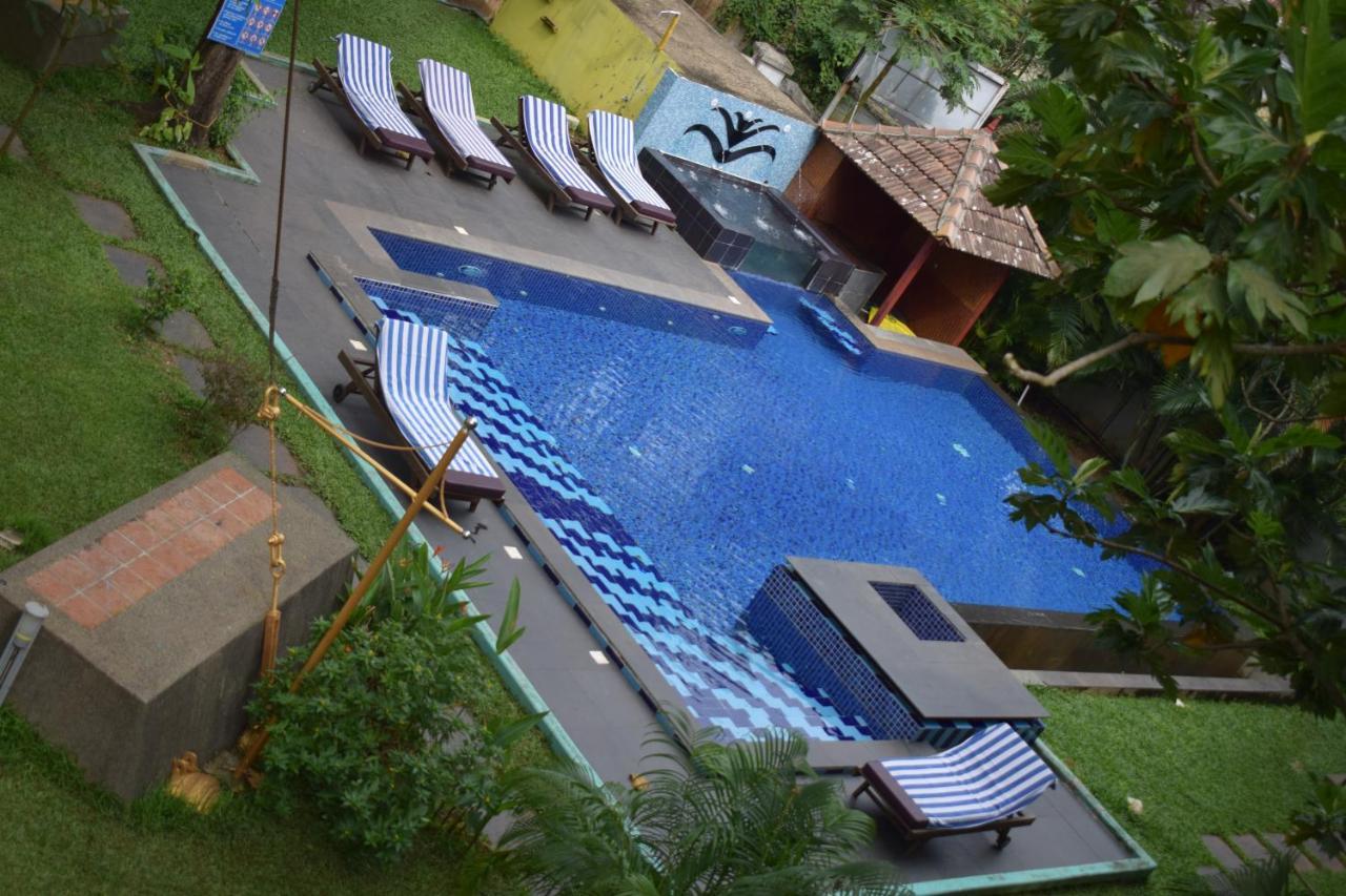 Old Lighthouse Bristow Hotel Kochi Extérieur photo